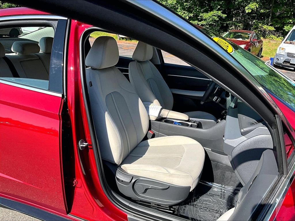 Used 2024 Ultimate red Hyundai SEL image 11