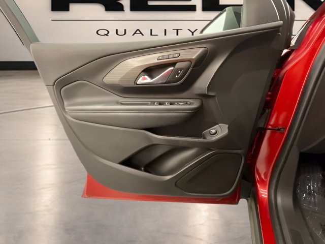 Used 2024 Volcanic Red Tintcoat GMC SLT image 9