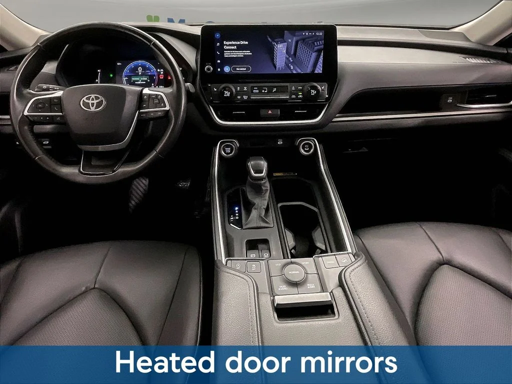 Used 2024 White Toyota XLE image 21