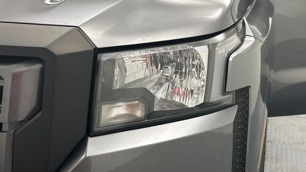 Used 2022 Gray Nissan SV image 21