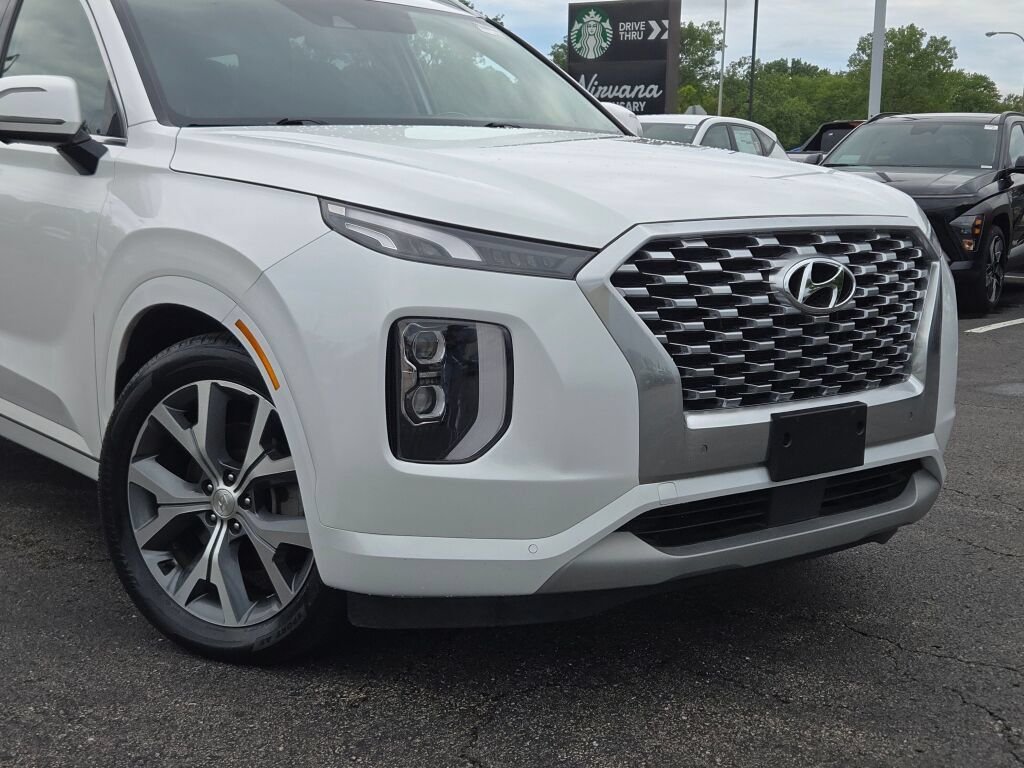 Used 2021 White Hyundai Limited image 2