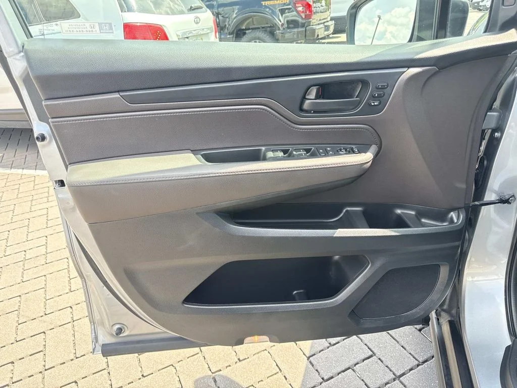 Used 2020  Honda EX-L image 16