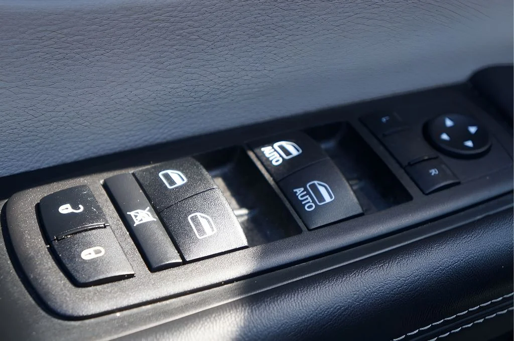 Used 2024 Diamond Black Chrysler Touring L image 16