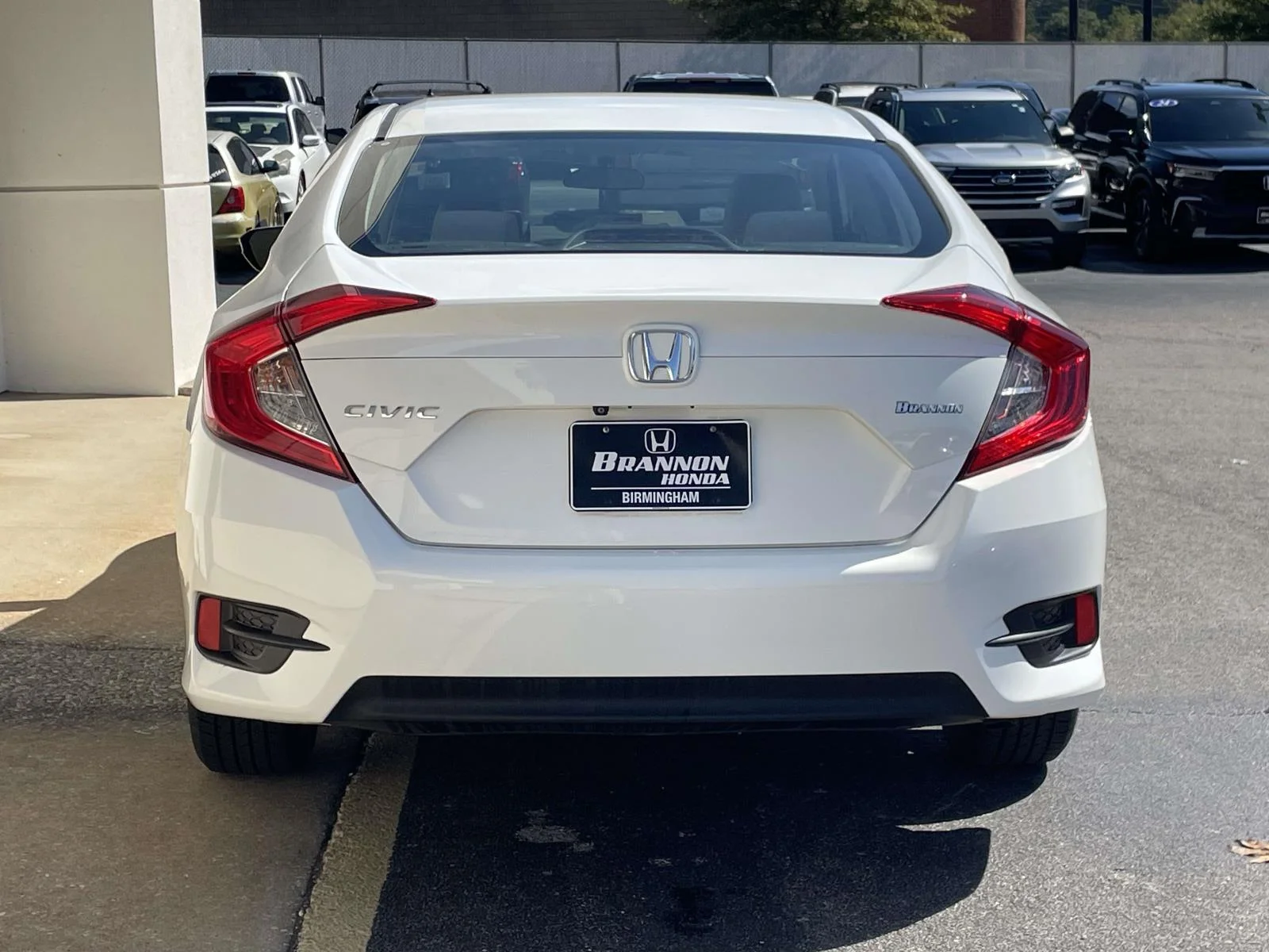 Used 2018 White Honda LX CVT image 3