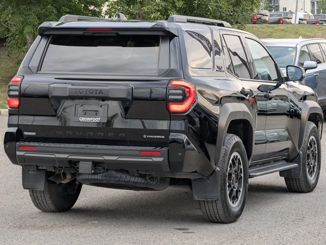 Used 2025  Toyota Hybrid - - 4x4 - 2.4L Turbo I-4 Hybrid - 275 HP - 3rd Row - Blind Spot - Adaptive Cruise & More! image 8
