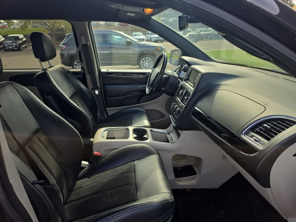 Used 2019 Black Onyx Crystal Pearlcoat Dodge SXT image 14