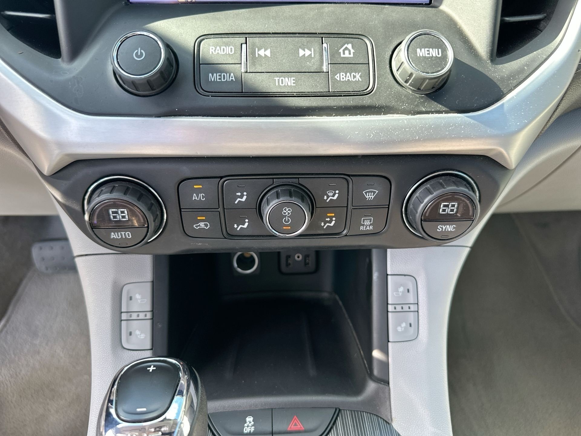 2017 GMC Acadia SLT-1 - Photo 35