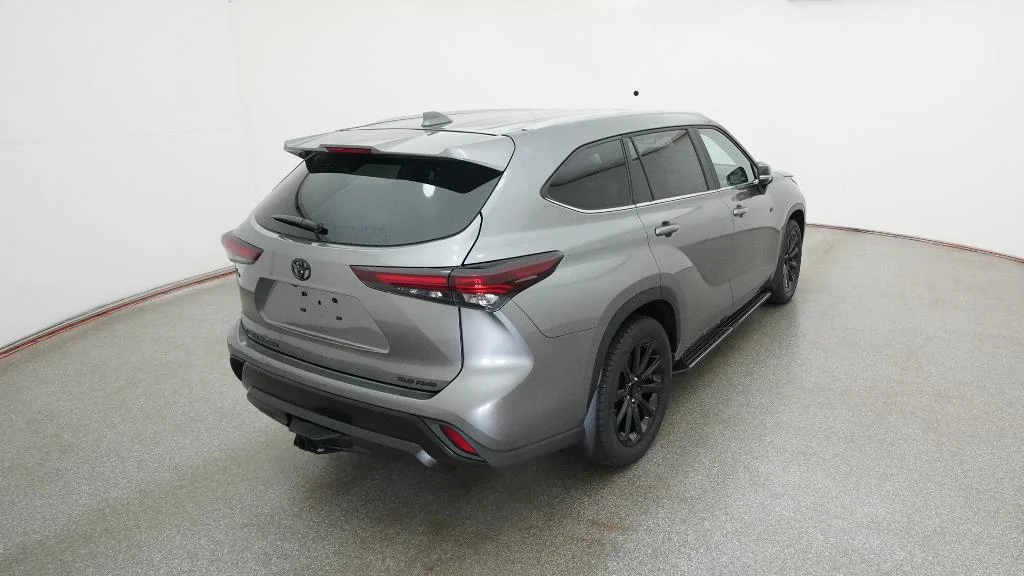 New 2026 Heavy Metal Toyota XLE image 22