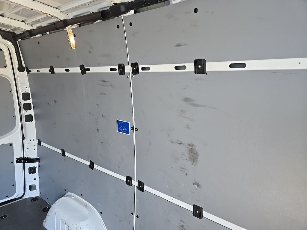 Used 2025  Mercedes-Benz Cargo 144 WB image 66
