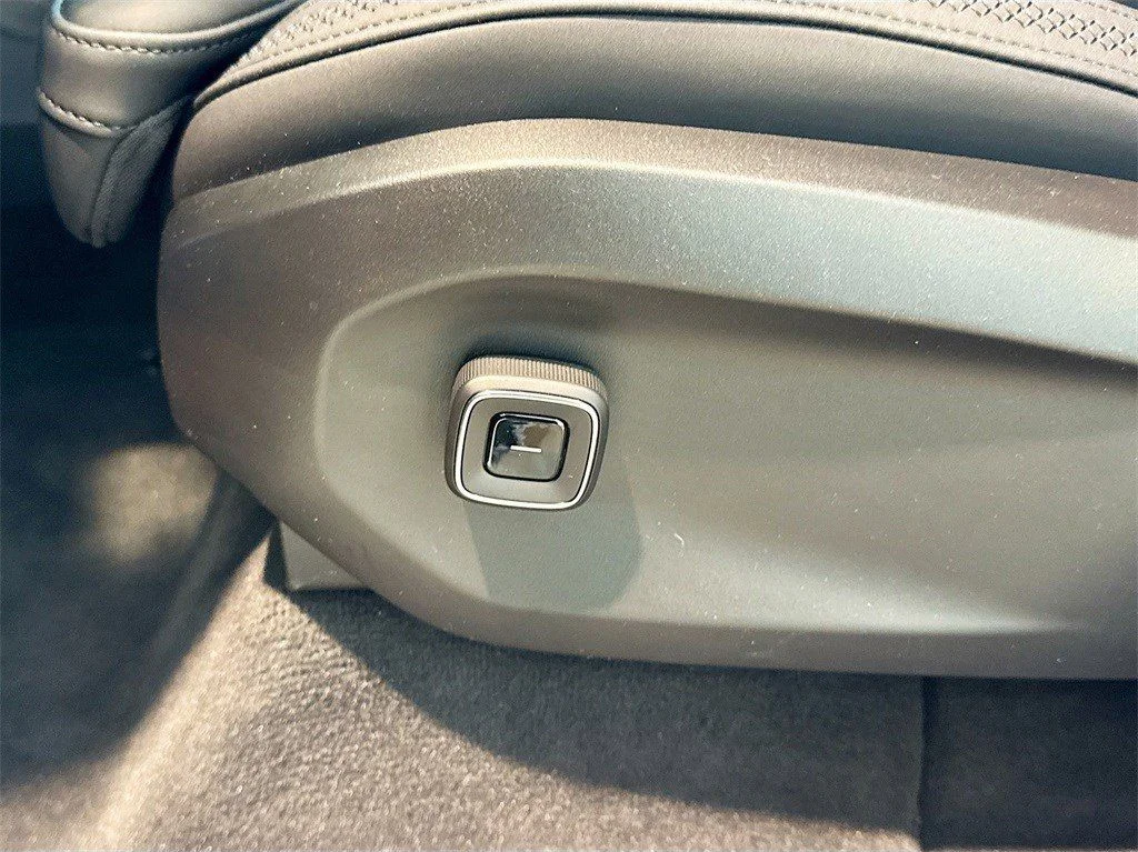 2025 Volvo EX90 Ultra - Photo 24