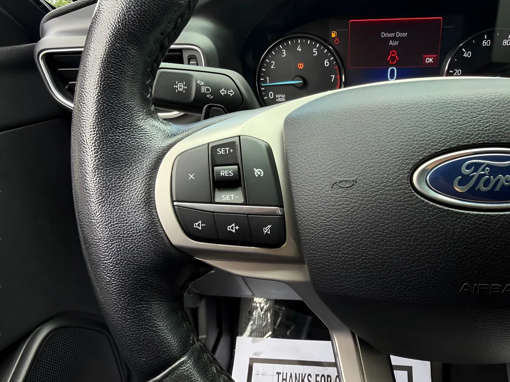 Used 2020 Black Ford XLT image 12