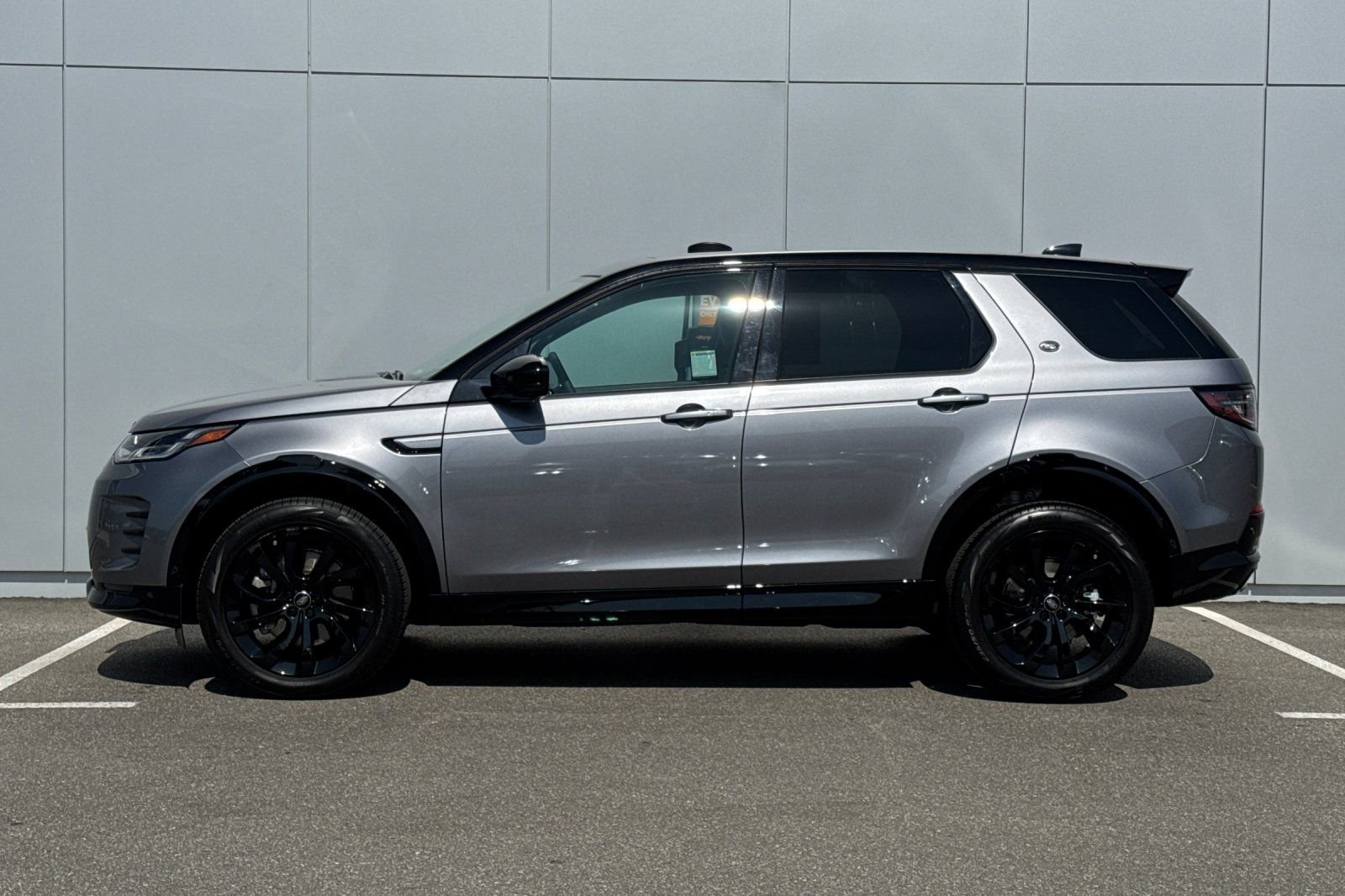 Certified Used 2025 Gray Land Rover SE image 2