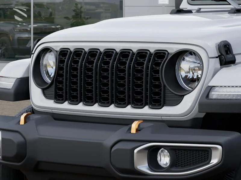 New 2026 Bright White Clear-Coat Exterior Paint Jeep 85th Anniversary Edition image 44