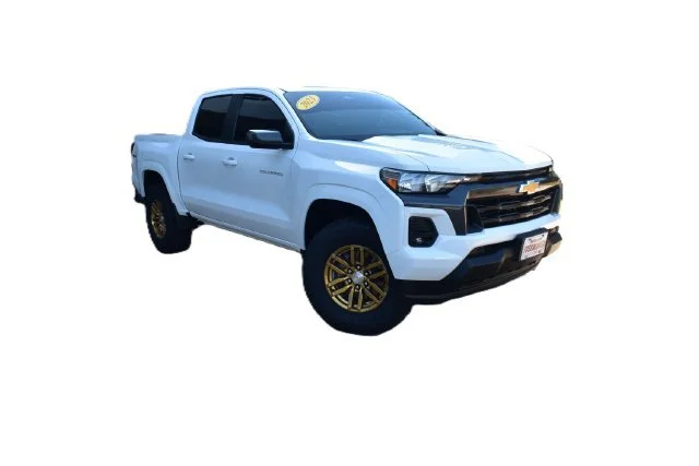Used 2023 SUMMIT WHITE Chevrolet 4WD LT image 2