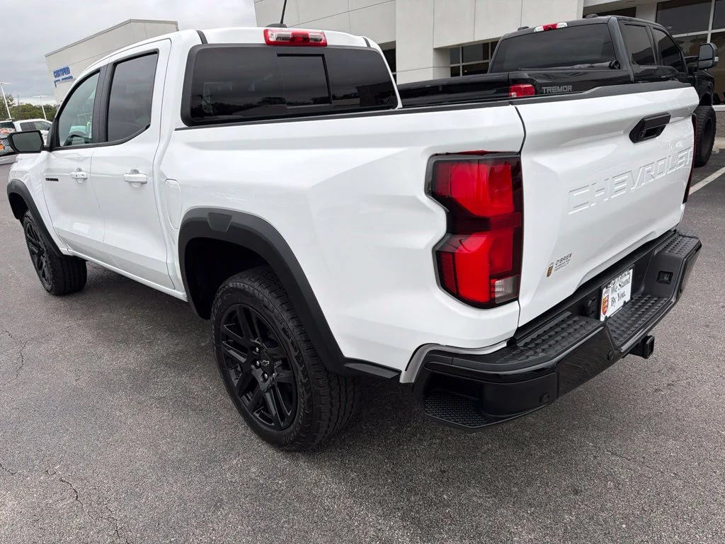Used 2024 Summit White Chevrolet Z71 image 3