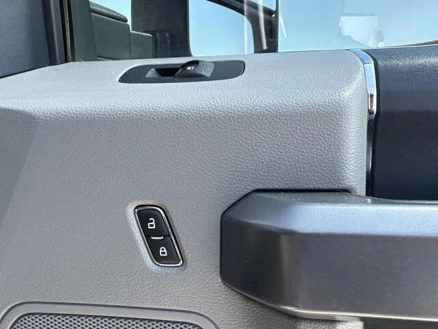 Used 2021 Oxford White Ford XLT image 14