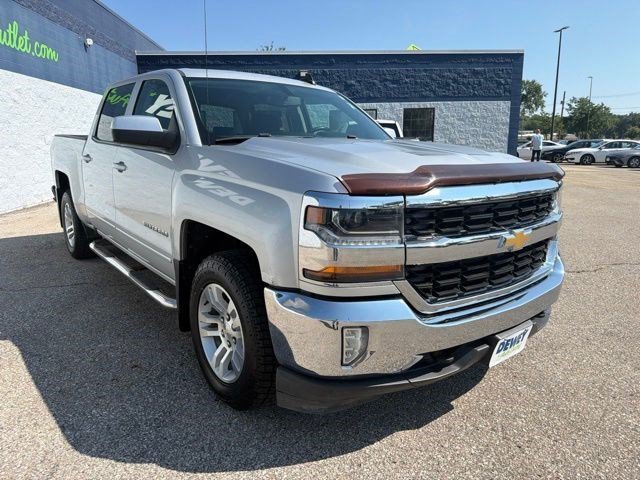 Used 2016 Silver Ice Metallic Chevrolet LT image 6
