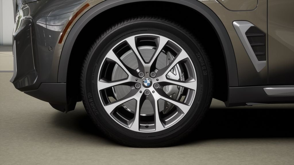 Used 2026 Dravit Grey Metallic BMW xDrive50e image 30