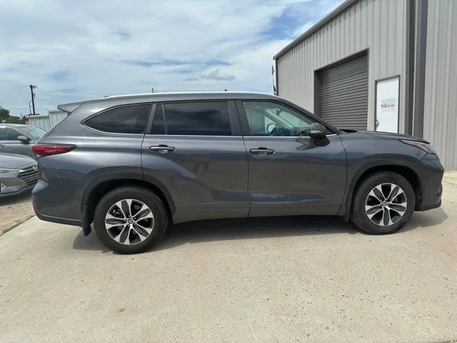 Used 2023 Gray Toyota XLE image 15