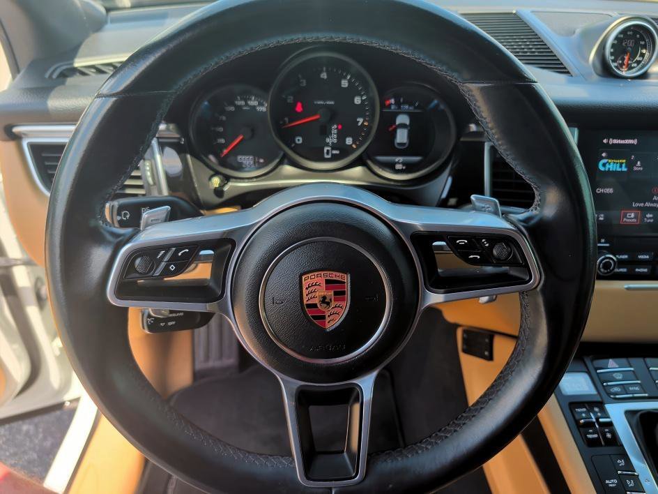 Used 2018 White Porsche Base image 18