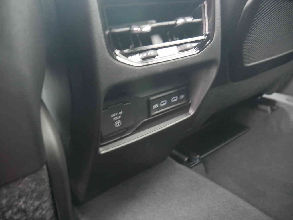 New 2026 Baltic Gray Metallic Clear-Coat Exterior Paint Jeep Laredo image 12