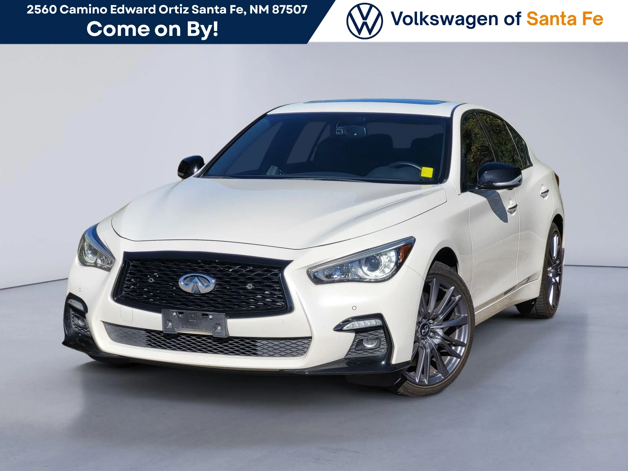 Used 2023 Majestic White INFINITI RED SPORT 400 image 1