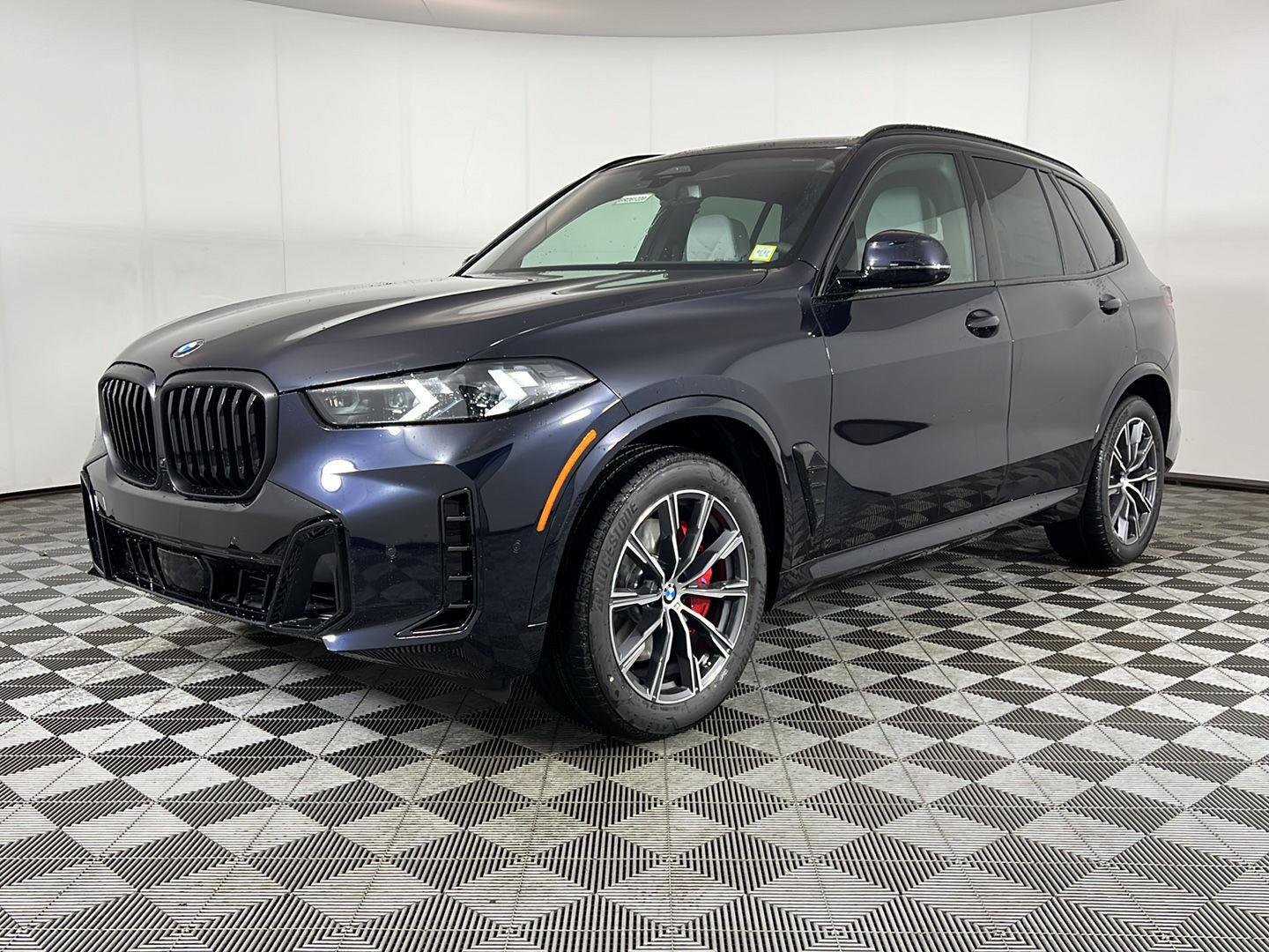 New 2026 Carbon Black Metallic BMW xDrive40i image 3