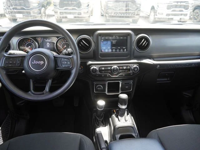 Used 2022 Green Jeep Unlimited Sport image 14