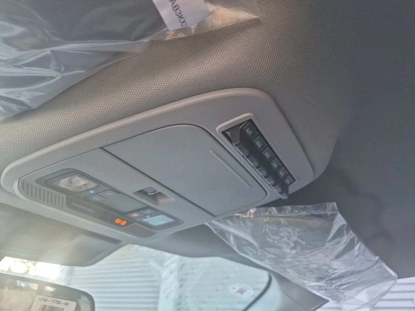 New 2027 Oxford White Ford XL image 14