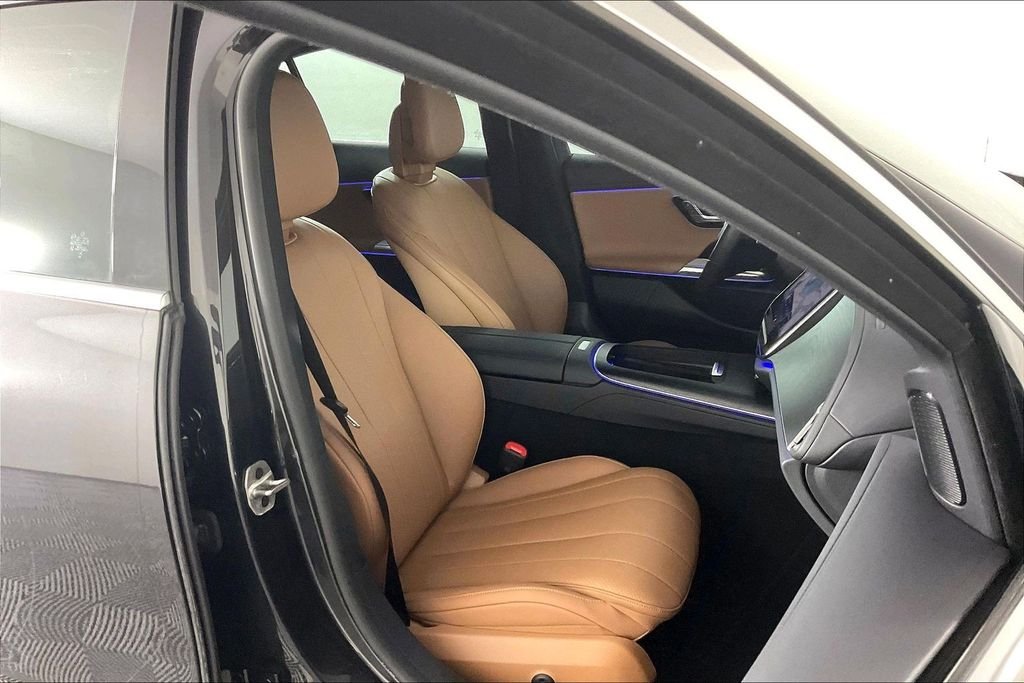 2025 Mercedes-Benz E-Class E350 - Photo 7