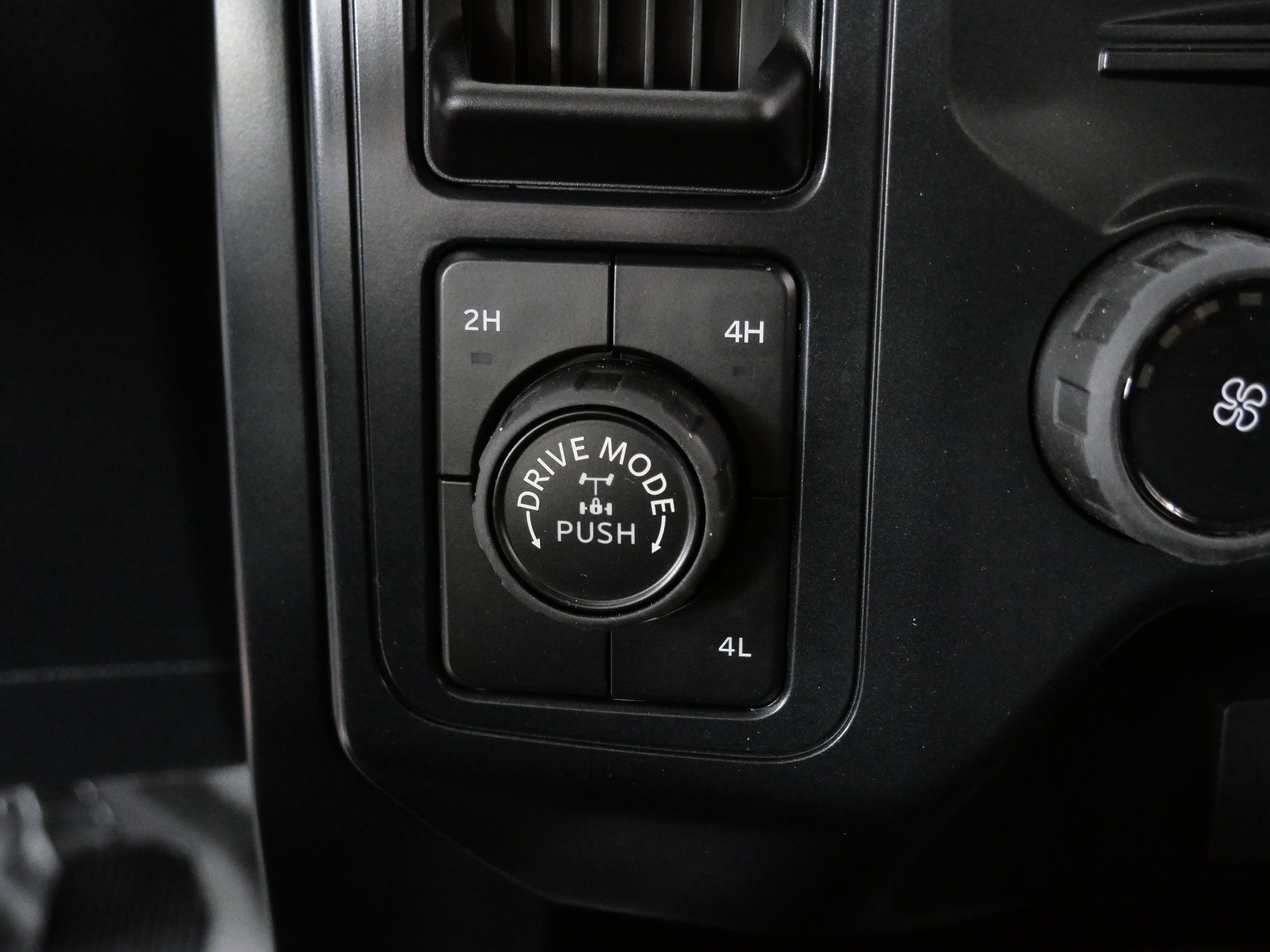 Used 2025 Orange Ford XL Sleeper image 18