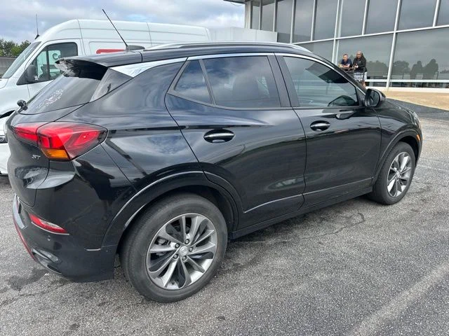 Used 2022 Black Buick Select image 15