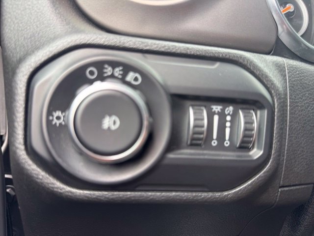 Used 2020 Gray Jeep Sport 4x4 image 37