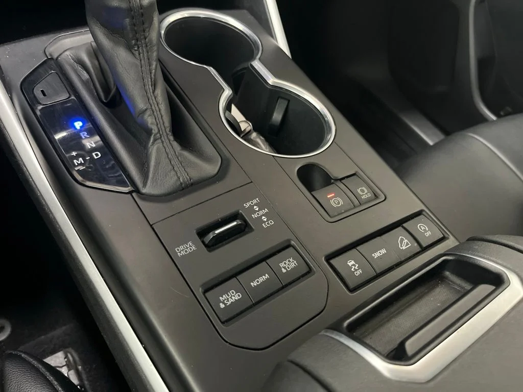 Used 2020 Gray Toyota XLE image 17