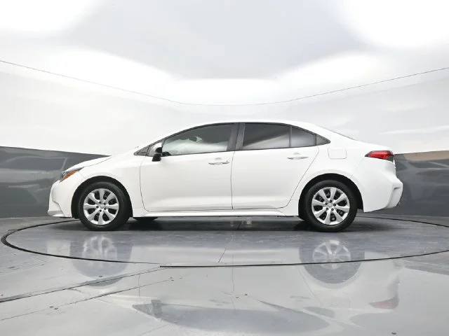 Used 2021 White Toyota LE image 34