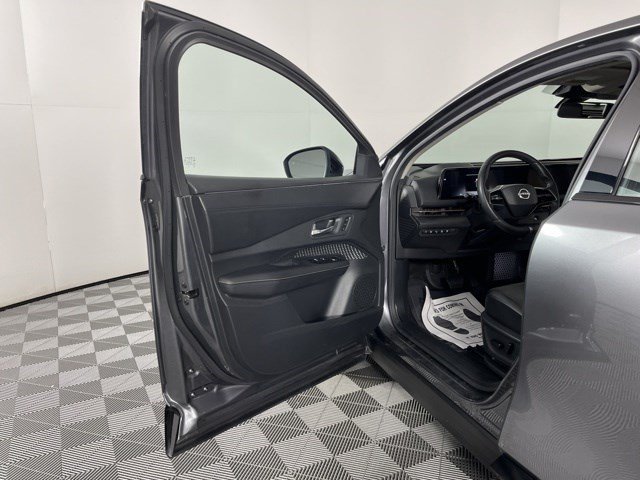 Used 2023 Gun Metallic Nissan ENGAGE image 13