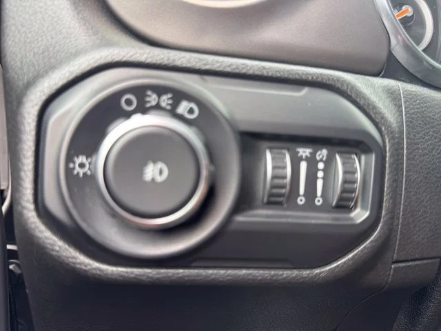 Used 2020 Gray Jeep Sport 4x4 image 37
