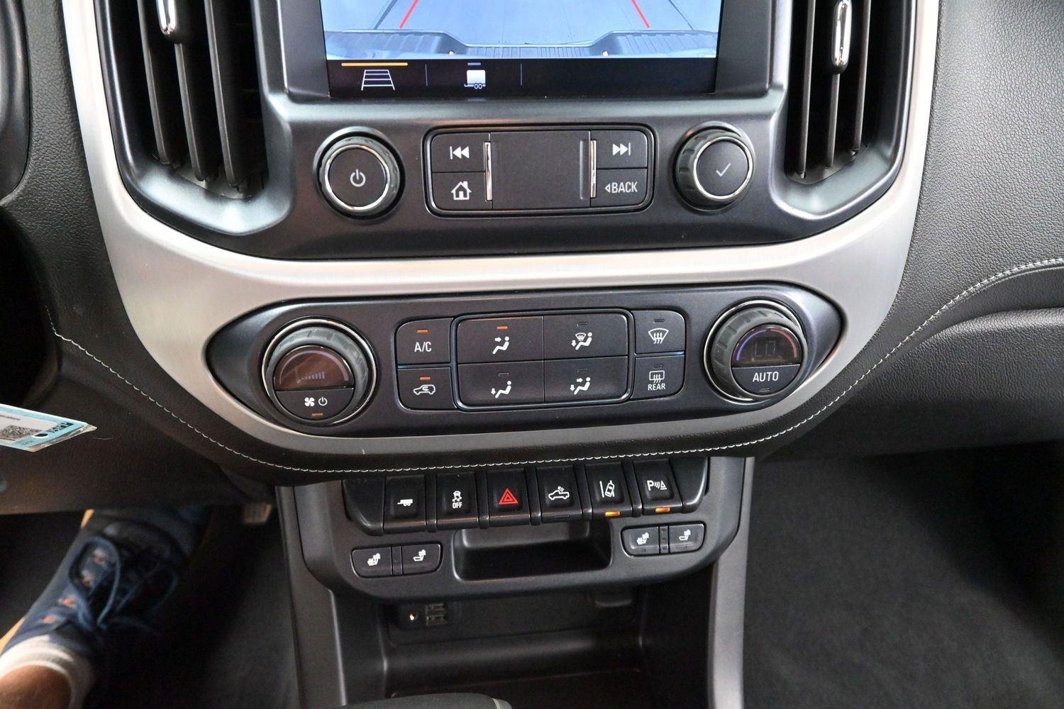 Used 2019 Onyx Black GMC 4WD SLT image 23