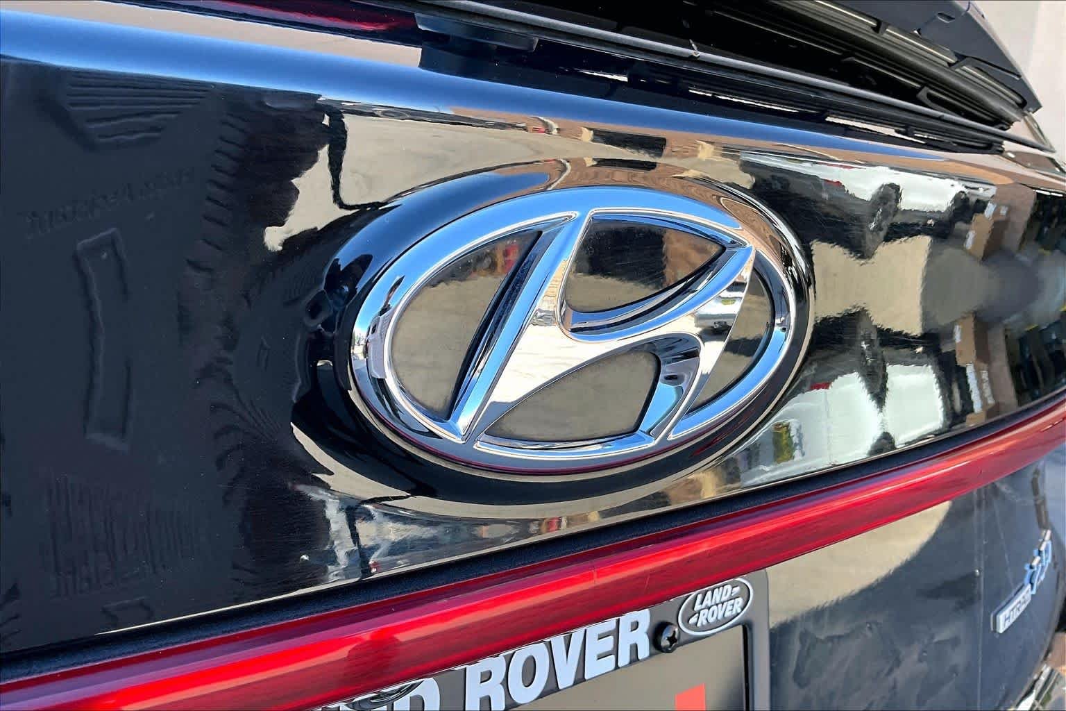 Used 2021 Twilight Black Hyundai Calligraphy image 31