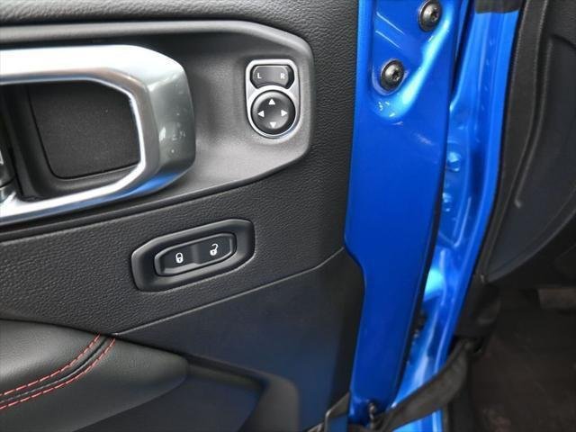 New 2026 Hydro Blue Pearl-Coat Exterior Paint Jeep Rubicon image 13