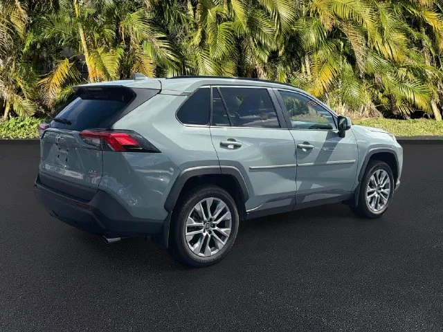 Used 2022 Gray Toyota XLE Premium image 4