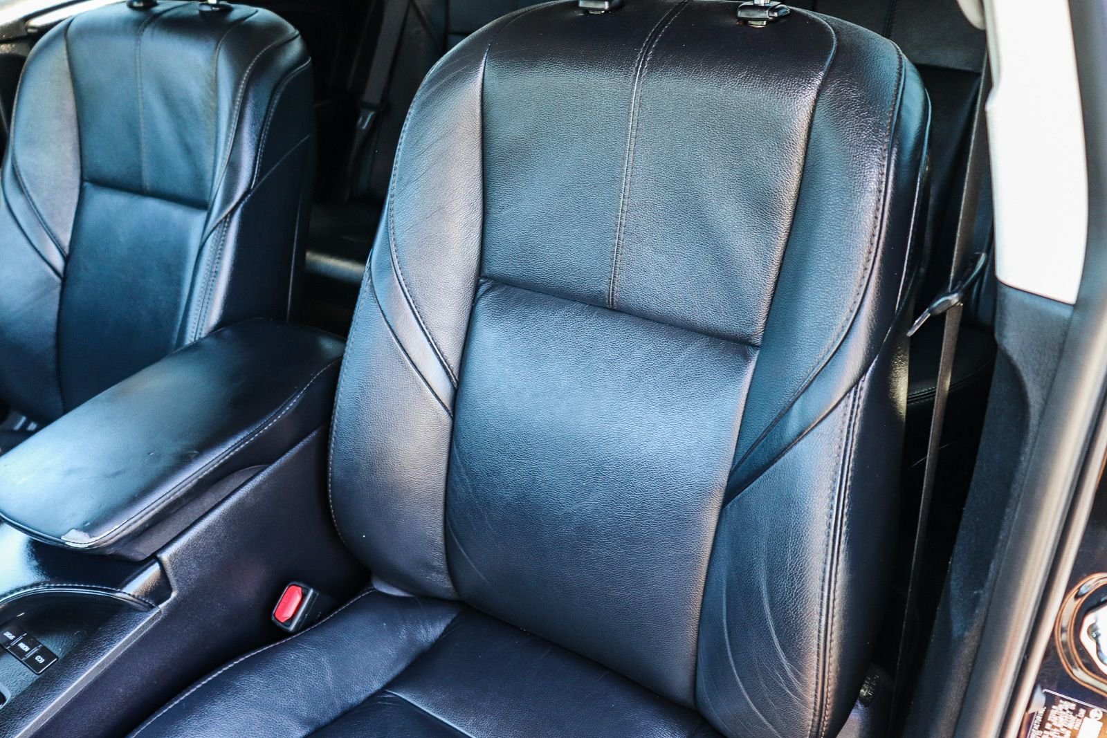 Used 2015 Attitude Black Toyota XLE image 31