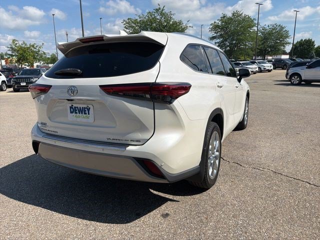 Used 2021 Blizzard Pearl Toyota Platinum image 5