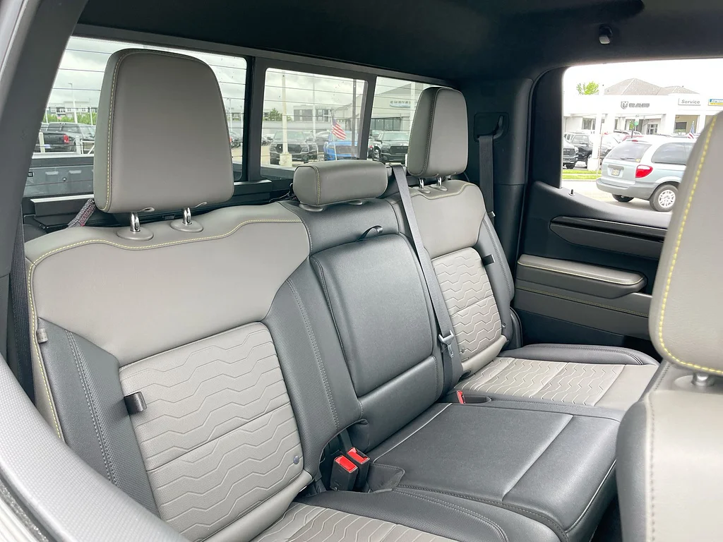 Used 2022 Summit White Chevrolet ZR2 image 27