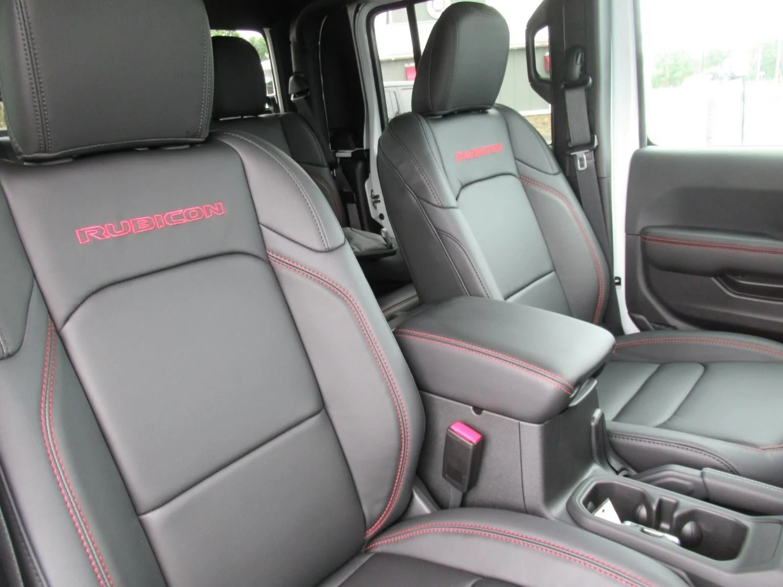New 2026 Bright White Clear-Coat Exterior Paint Jeep Rubicon X image 13