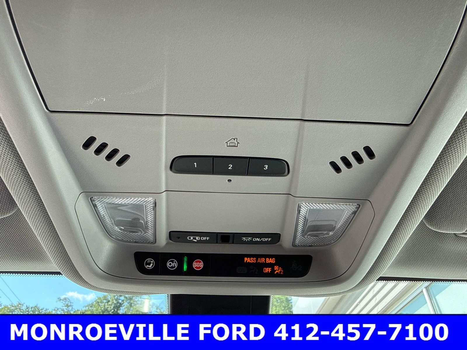 Used 2023 White Frost Tricoat GMC SLT image 26