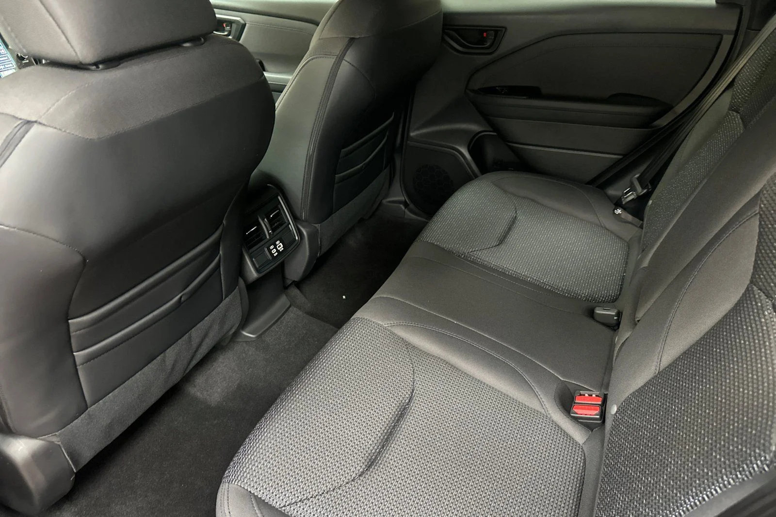 New 2026 ICE SILVER METALLIC Subaru Premium Hybrid image 14