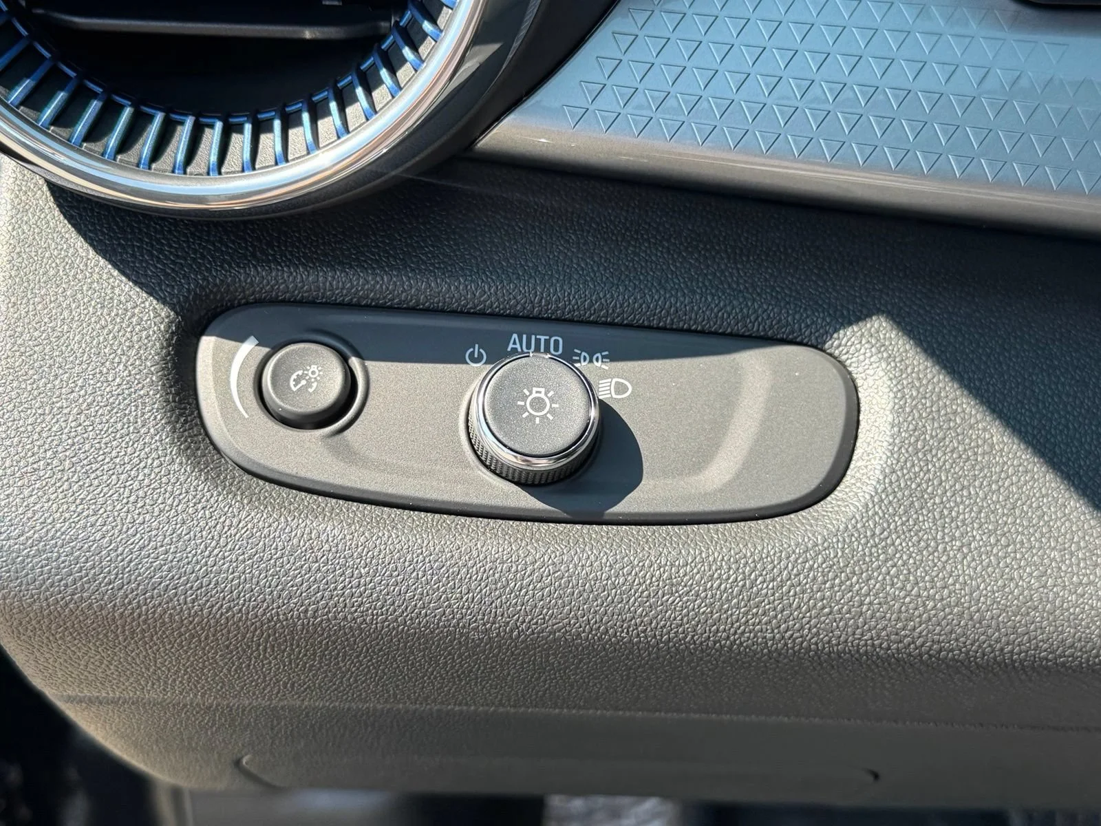 2026 Chevrolet Trax LT - Photo 14