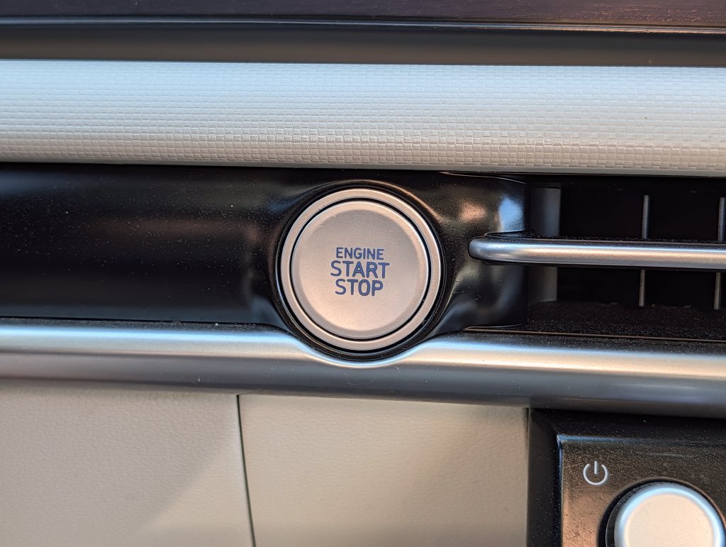 Certified Used 2025 Silver Hyundai SEL image 29