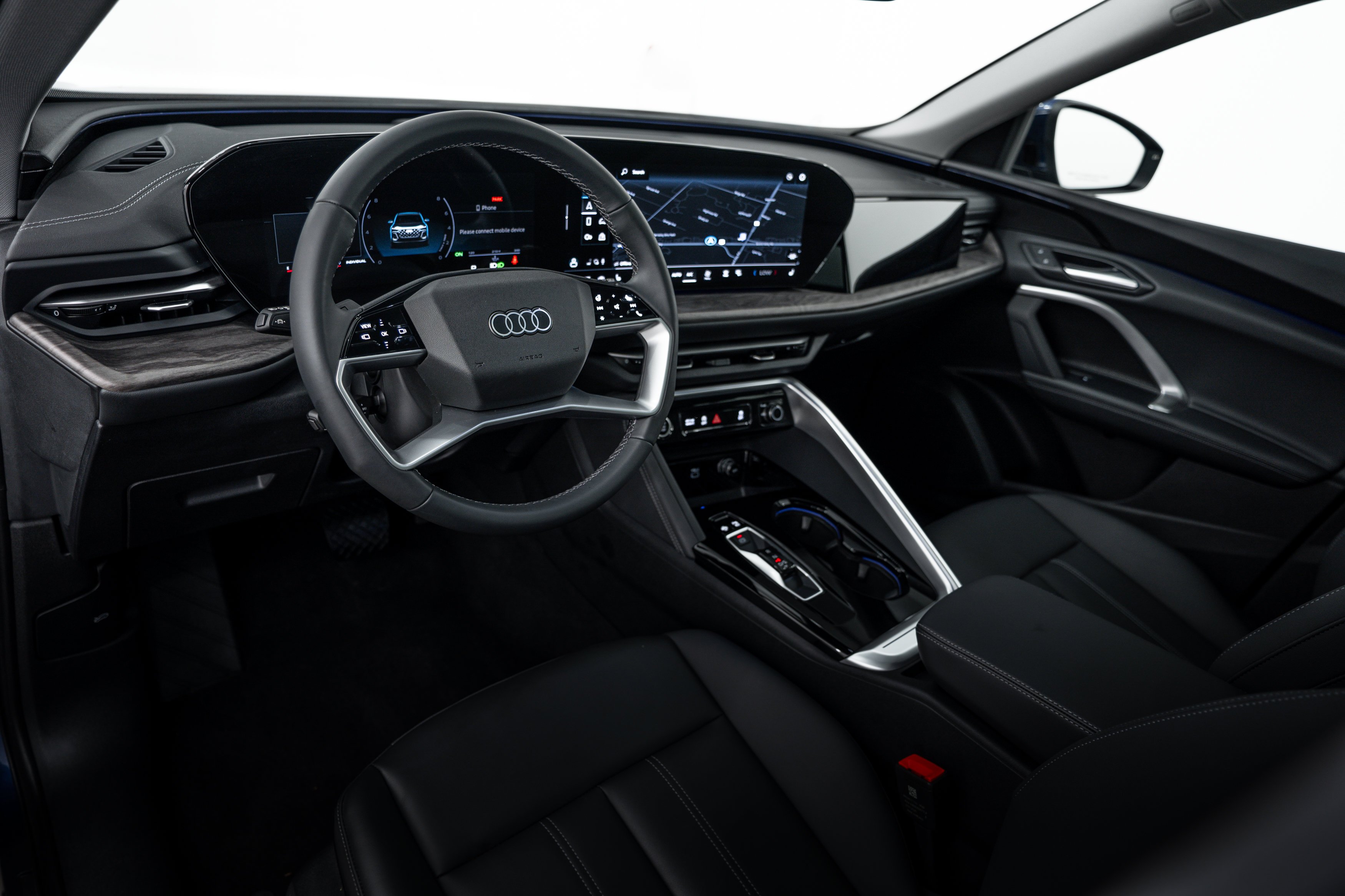 Used 2025 Navarra Blue Metallic Audi Premium image 8